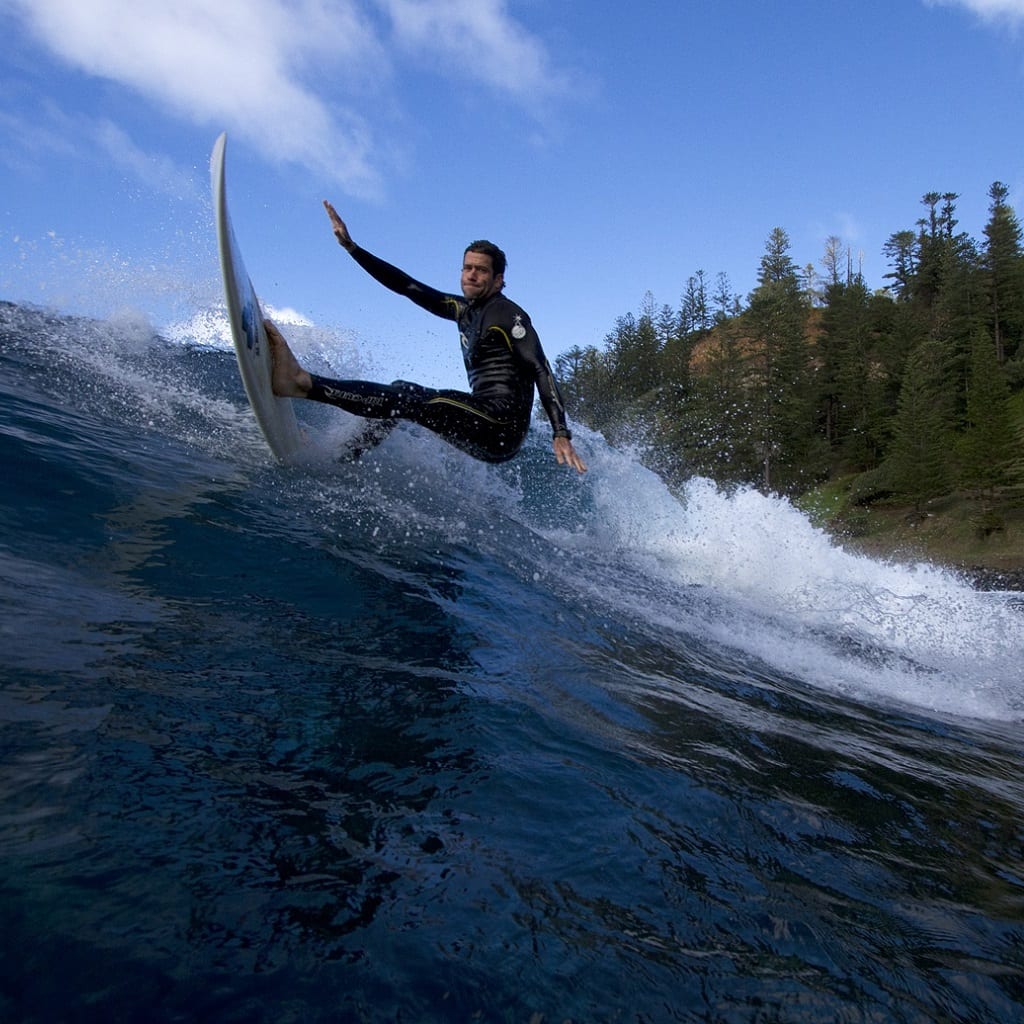 Surfing_Ballbay