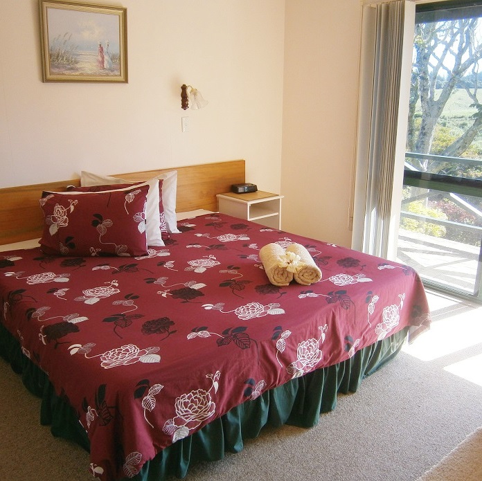 Norfolk Holiday Apartments bedroom