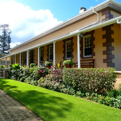 Govt hse 400x400